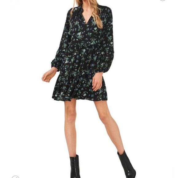 CeCe Dresses & Skirts - EUC- CeCe V-Neck Raglan Sleeve Tiered Floral Dress